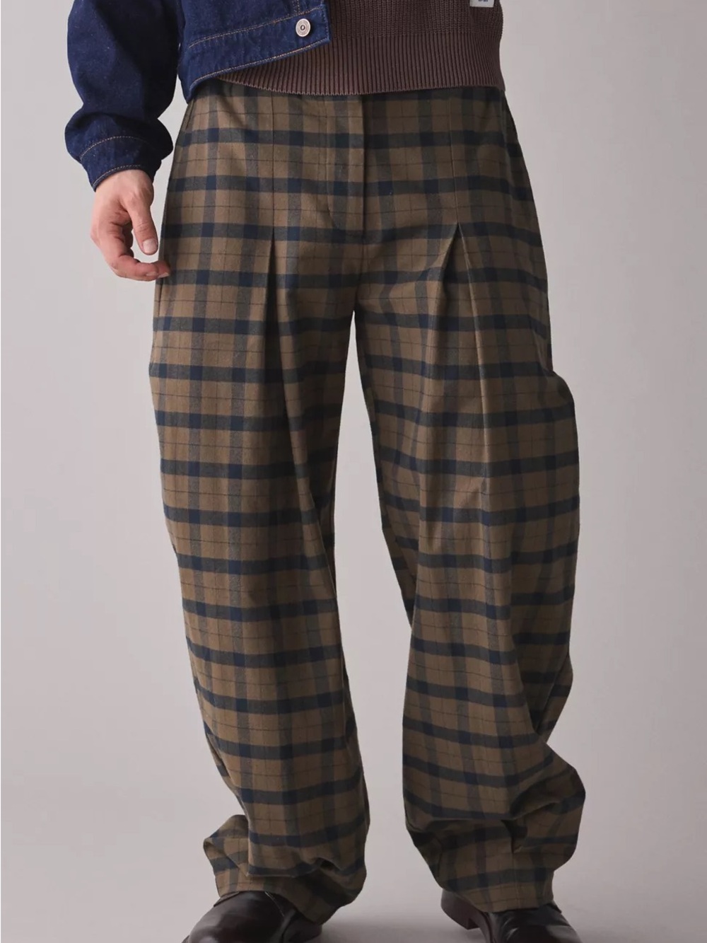 URBAN RENEWAL/ Relaxed Plaid Men’s Pants/ Olive & Navy/ UO / M / waist 30”/ NWOT